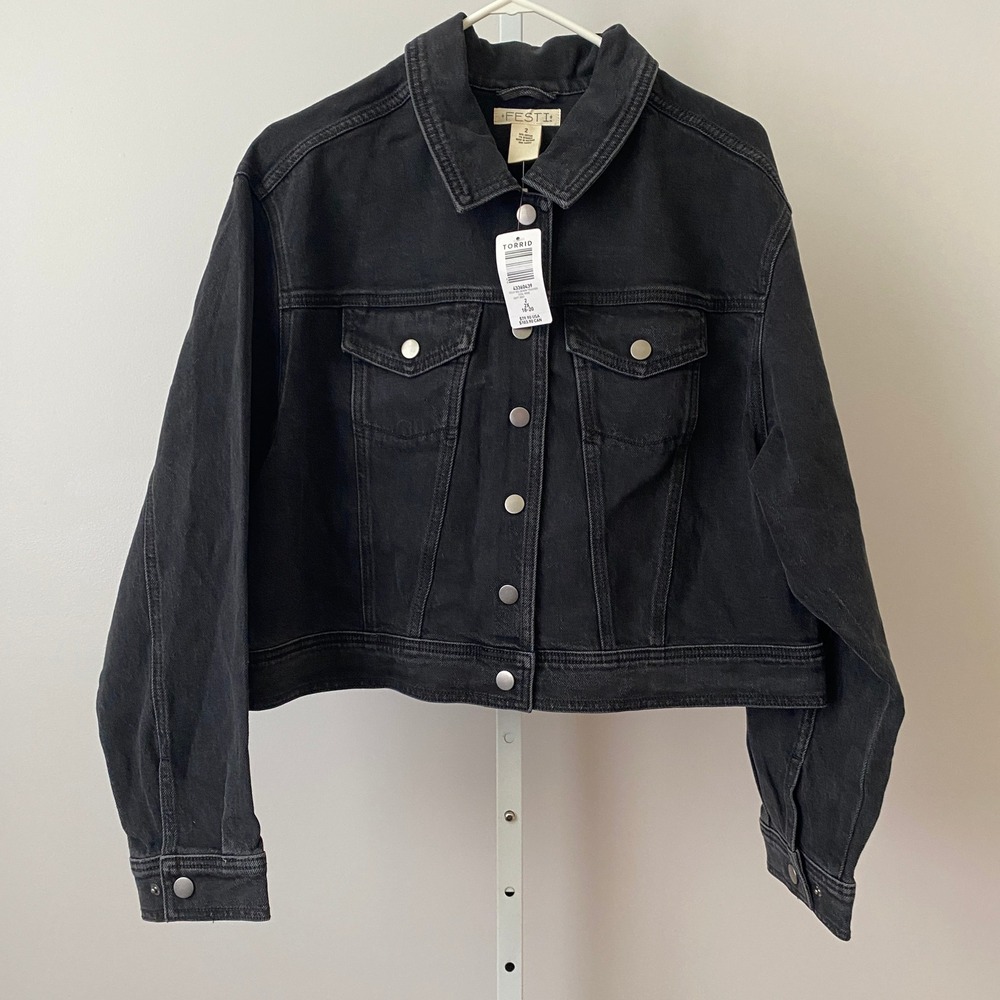 Festi Torrid 2X Black Denim Trucker Jean Jacket Cropped NWT Festival 80s Western